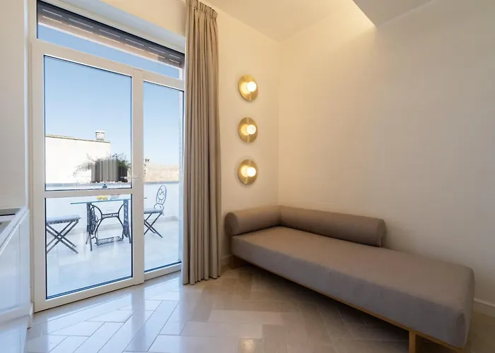 Abalto & לינה וארוחת בוקר 4*