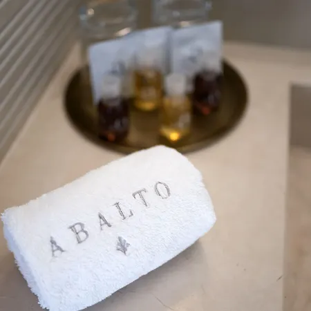 Abalto & לינה וארוחת בוקר